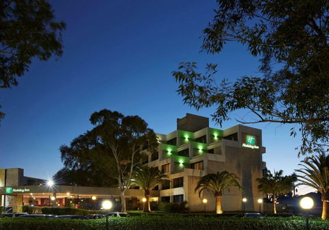 Holiday Inn Warwick Farm - Tourism Canberra 1