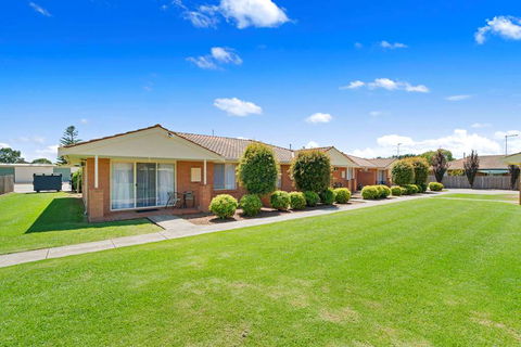Comfort Inn & Suites King Avenue - Tourism Canberra 0