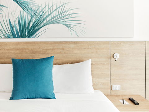 Novotel Cairns Oasis Resort - Tourism Canberra 2