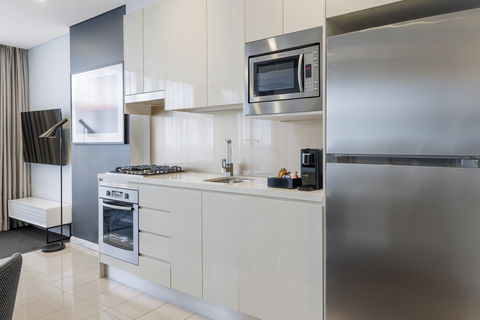 Meriton Suites Zetland - Tourism Canberra 0