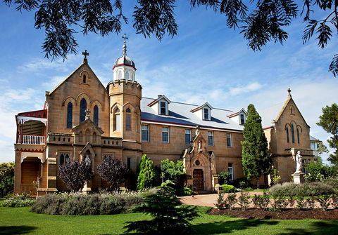 Abbey Boutique Hotel - Tourism Canberra 0