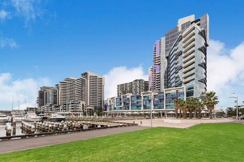 DPC New Quay - Tourism Canberra 0