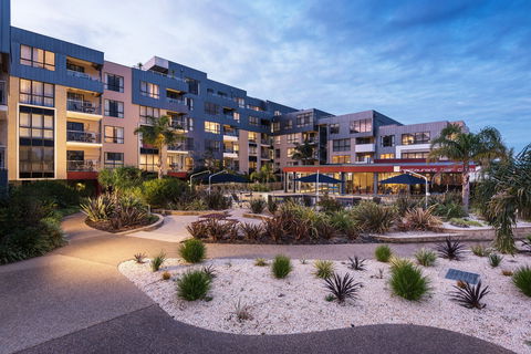 Esplanade Resort And Spa - Tourism Canberra 0