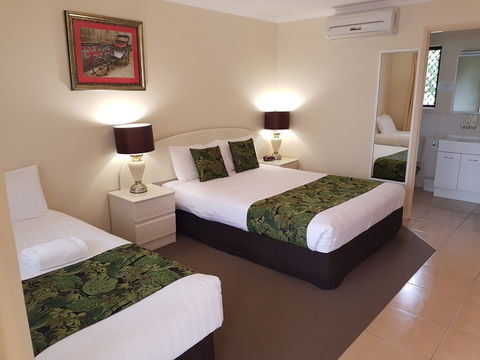 The Palms Motel, Chinchilla - Tourism Canberra 1