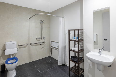 Meriton Serviced Apartments North Sydney - Tourism Canberra 0
