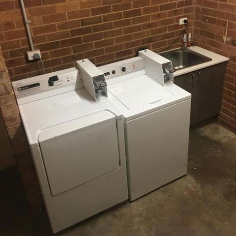 Across Country Motel & Svcd Apts - Tourism Canberra 2