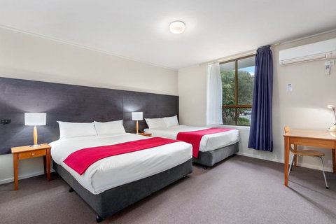 Knox International Hotel - Tourism Canberra 3