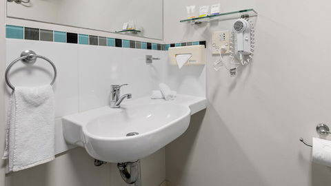 Metro Hotel Perth City - Tourism Canberra 9