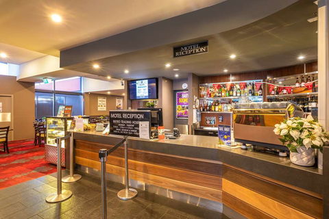 Nightcap At Keysborough Hotel - Tourism Canberra 2