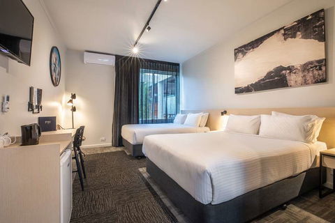 Nightcap At Keysborough Hotel - Tourism Canberra 5