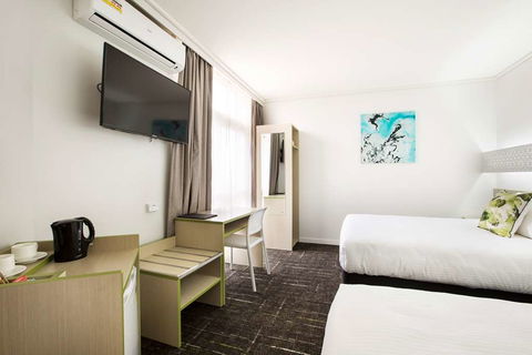 Nightcap At Sandringham Hotel - Tourism Canberra 2