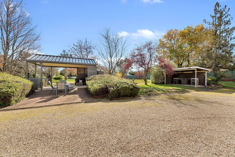 Beechworth Motor Inn - Tourism Canberra 2
