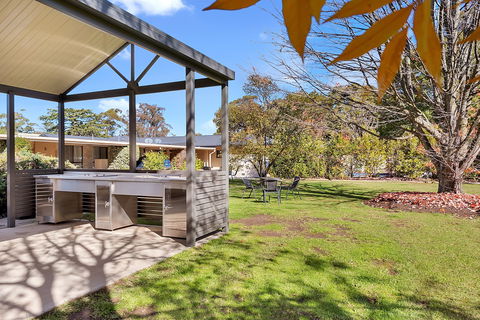 Beechworth Motor Inn - Tourism Canberra 4