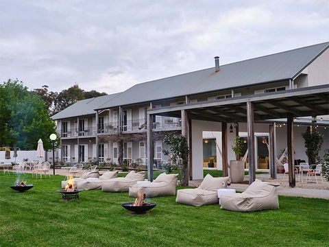Lindenwarrah Hotel - Tourism Canberra 1