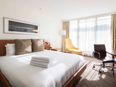Novotel Canberra - Tourism Canberra 3