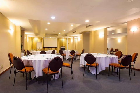 Quality Hotel Ambassador Perth - Tourism Canberra 7
