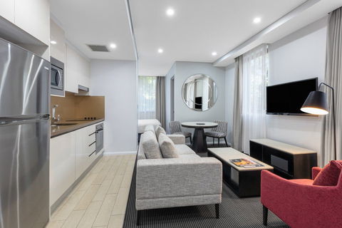 Meriton Suites North Ryde - Tourism Canberra 4