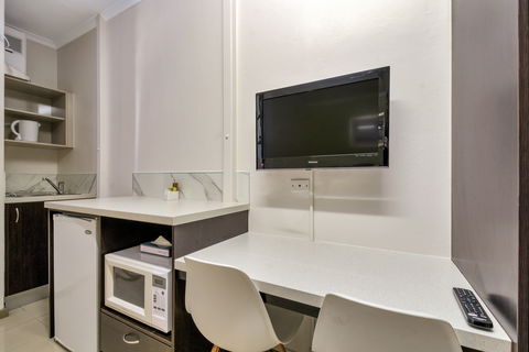 Vitina Studio Motel - Tourism Canberra 12