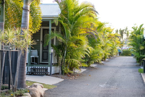 Barney Beach Accommodation Centre - Tourism Canberra 0