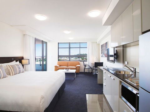 Oaks Grand Gladstone - Tourism Canberra 1