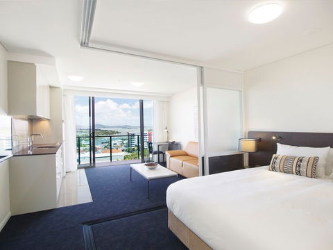 Oaks Grand Gladstone - Tourism Canberra 4