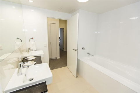 Gladstone Central Plaza Apartment Hotel - Tourism Canberra 1