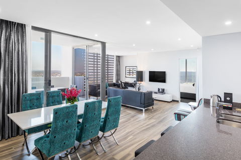 Meriton Suites Chatswood - Tourism Canberra 1