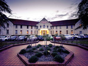 Mercure Canberra Hotel