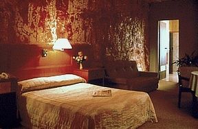 Desert Cave Hotel - Tourism Canberra 2