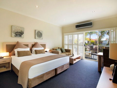 Oaks Pacific Blue Resort - Tourism Canberra 0