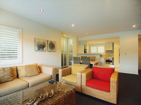 Oaks Pacific Blue Resort - Tourism Canberra 2