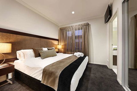 Attika Hotel - Tourism Canberra 1