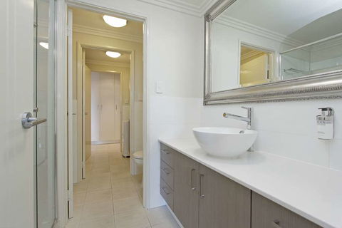 Zappeion Apartments - Tourism Canberra 2