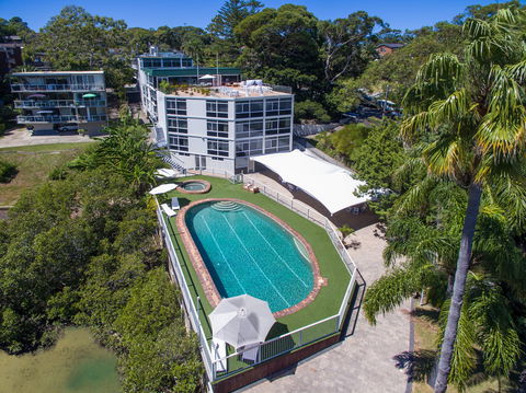 Metro Mirage Hotel Newport - Tourism Canberra 1
