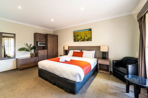 Parkes International - Tourism Canberra 1