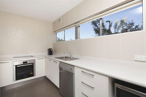 Forrest Hotel & Apartments - Tourism Canberra 1