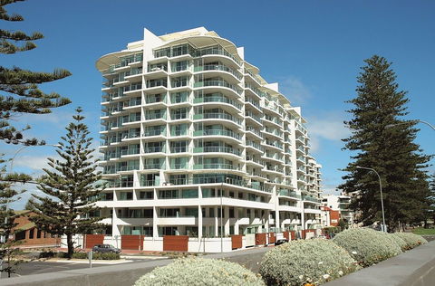 Oaks Liberty Towers - Tourism Canberra 0