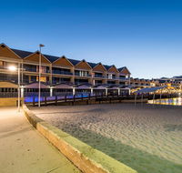 Dolphin Quay Apartment Hotel - Tourism Canberra
