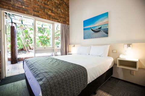 Leisure Inn - Tourism Canberra 0