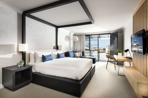 Tradewinds Hotel - Tourism Canberra 1