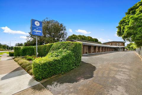 Hotel Aspen & Apartments - Tourism Canberra 0