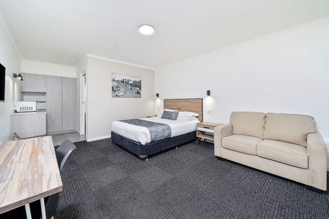 Peppermill Inn - Tourism Canberra 1