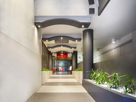 Ibis Hotel - Tourism Canberra 1