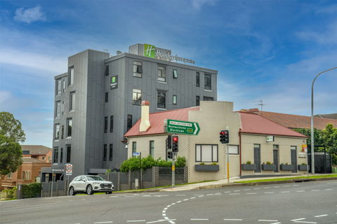 Holiday Inn Stes Parramatta Mar - Tourism Canberra 0