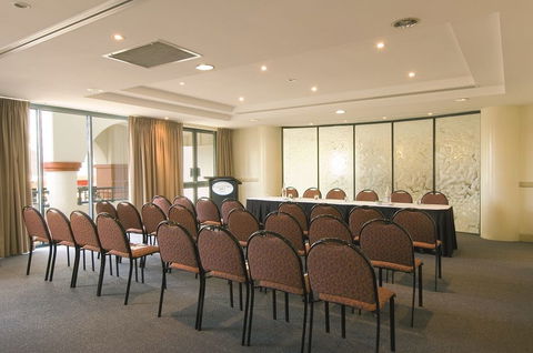 Oaks Calypso Plaza Resort - Tourism Canberra 4