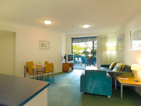 Oaks Calypso Plaza Resort - Tourism Canberra 5