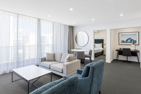 Meriton Suites Waterloo - Tourism Canberra 4