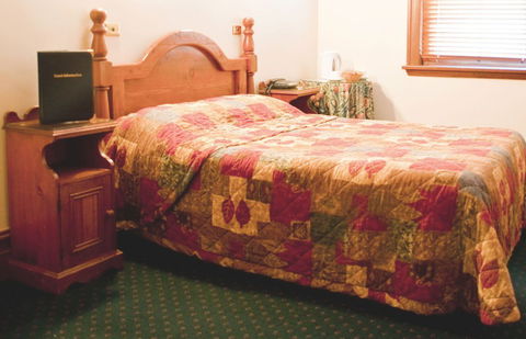 O'Malleys Hotel - Tourism Canberra 1