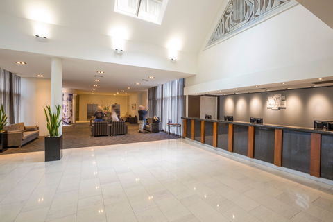 Holiday Inn Potts Point - Tourism Canberra 3