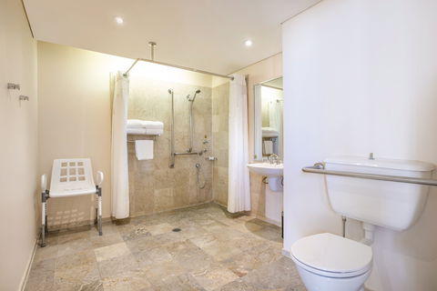Holiday Inn Potts Point - Tourism Canberra 5